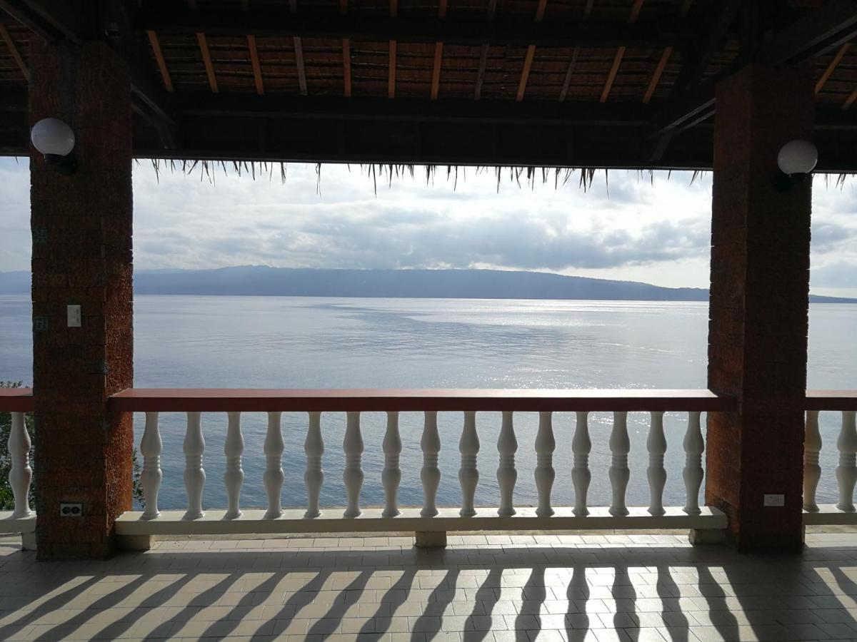 Wuthering Heights Bed & Breakfast By The Sea Dumaguete City Экстерьер фото