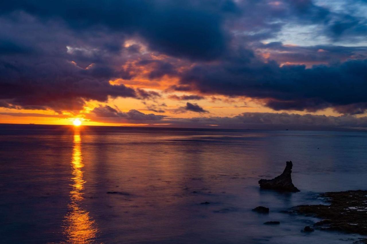 Wuthering Heights Bed & Breakfast By The Sea Dumaguete City Экстерьер фото