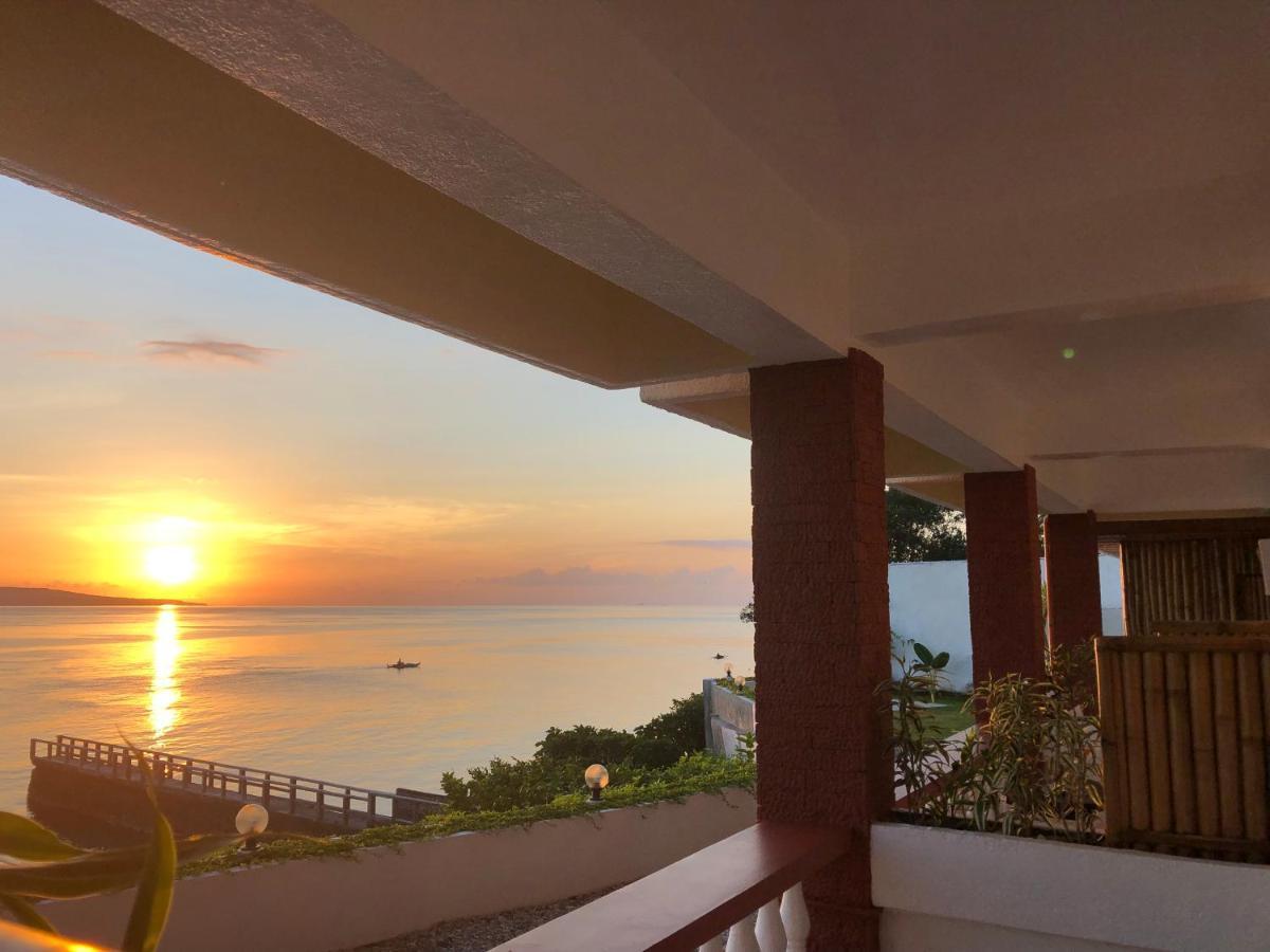 Wuthering Heights Bed & Breakfast By The Sea Dumaguete City Экстерьер фото