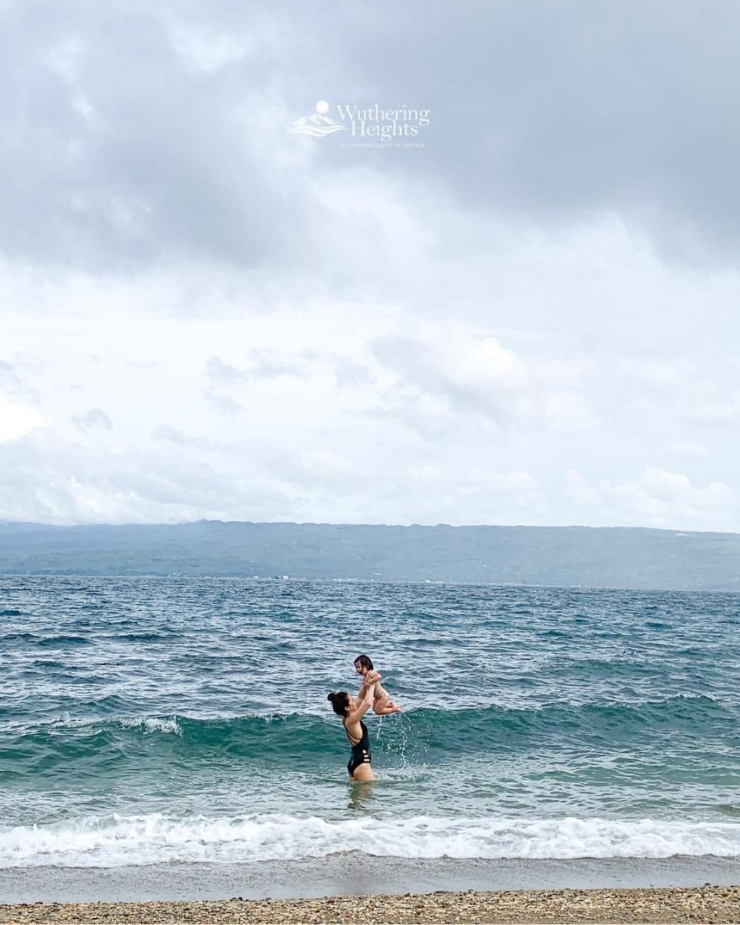 Wuthering Heights Bed & Breakfast By The Sea Dumaguete City Экстерьер фото
