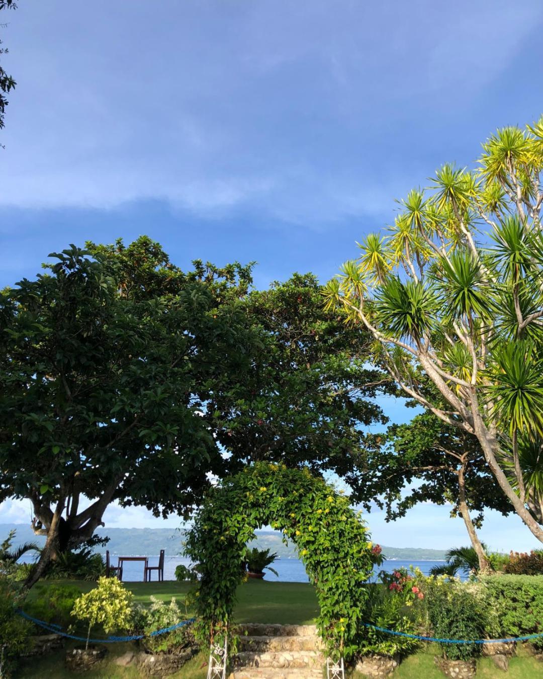 Wuthering Heights Bed & Breakfast By The Sea Dumaguete City Экстерьер фото